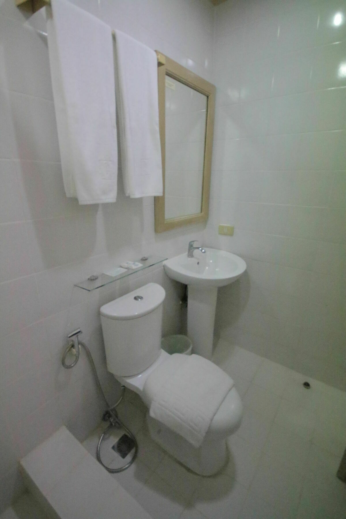 Roxas President'S Inn מראה חיצוני תמונה